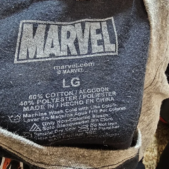 Deadpool Half-Sleeve Shirt - Picture 2 of 2